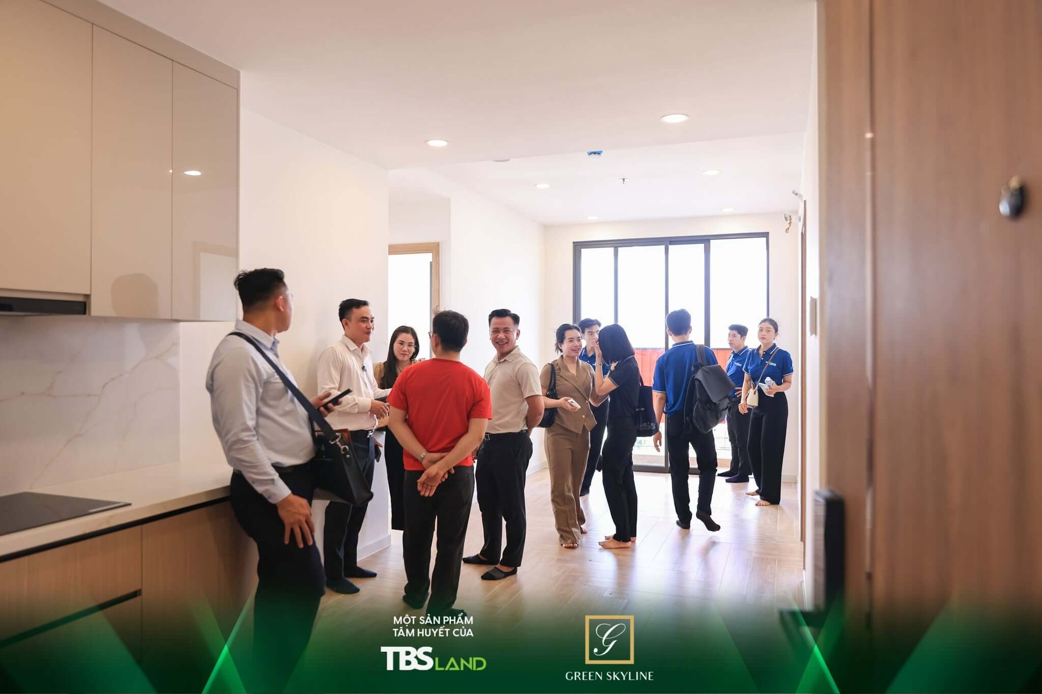 NHỊP SỐNG HIỆN HỮU QUA SỰ KIỆN "TỰ HÀO SẮC ĐỎ, GÕ CỬA NHÀ SANG - TRẢI NGHIỆM THỰC TẾ GREEN SKYLINE"