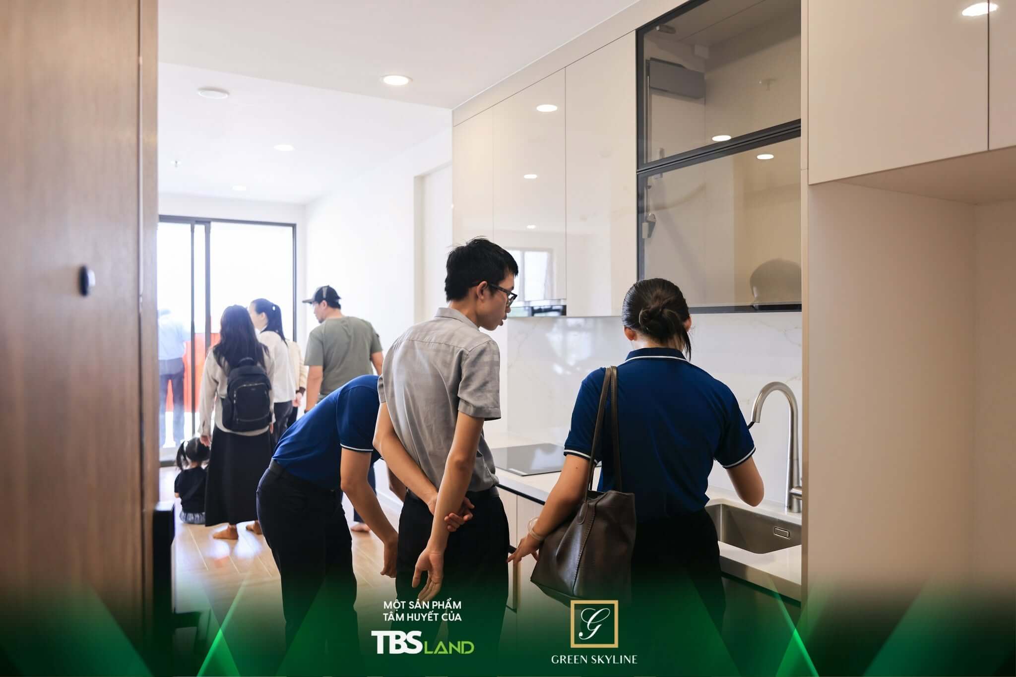NHỊP SỐNG HIỆN HỮU QUA SỰ KIỆN "TỰ HÀO SẮC ĐỎ, GÕ CỬA NHÀ SANG - TRẢI NGHIỆM THỰC TẾ GREEN SKYLINE"