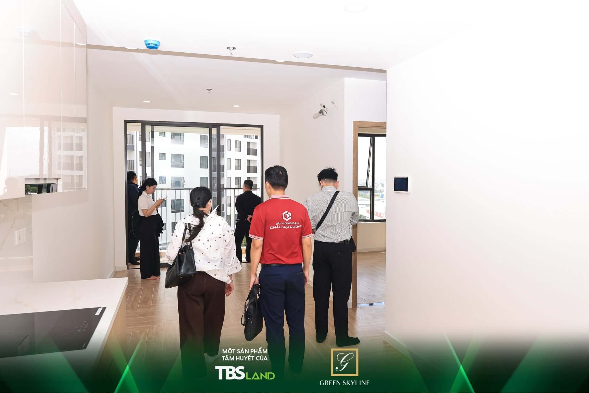 NHỊP SỐNG HIỆN HỮU QUA SỰ KIỆN "TỰ HÀO SẮC ĐỎ, GÕ CỬA NHÀ SANG - TRẢI NGHIỆM THỰC TẾ GREEN SKYLINE"
